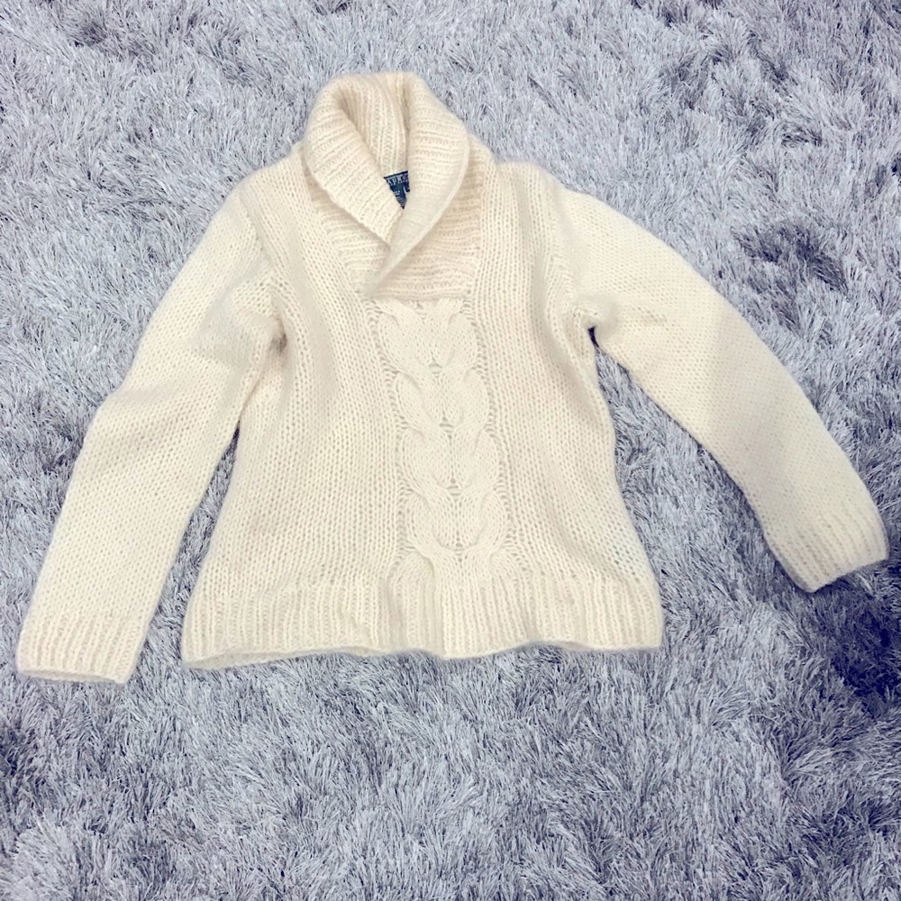 FALL CLEARANCE 🔥🔥 
Lauren sweater sz M